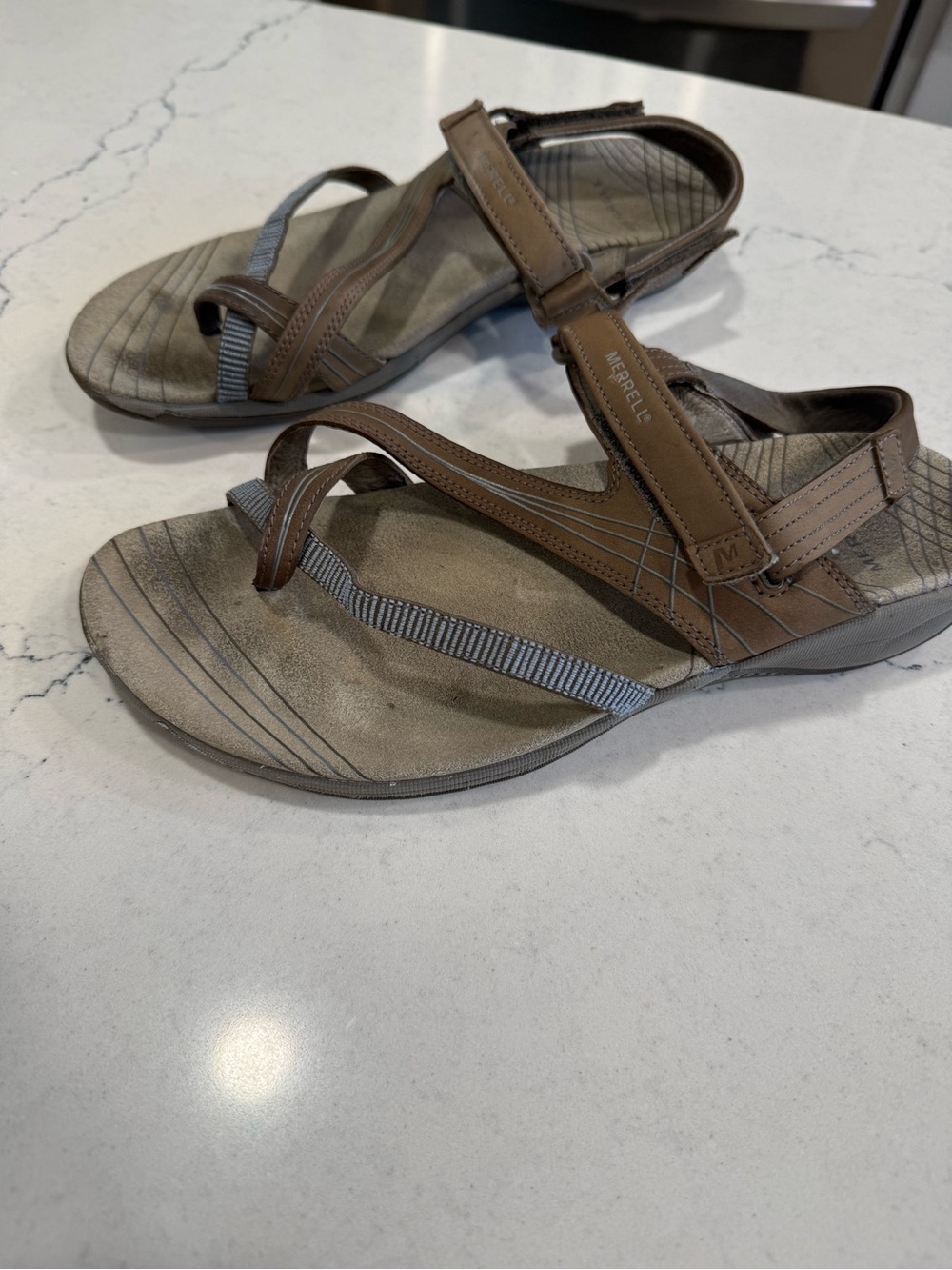 Merrell Women’s Strappy Sandals Adjustable Hook & Loop Brown Gray US 9
